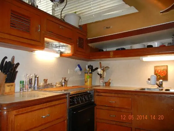 Slide: The Image of Tiger Marine 56 Sundeck 1986 - 6
