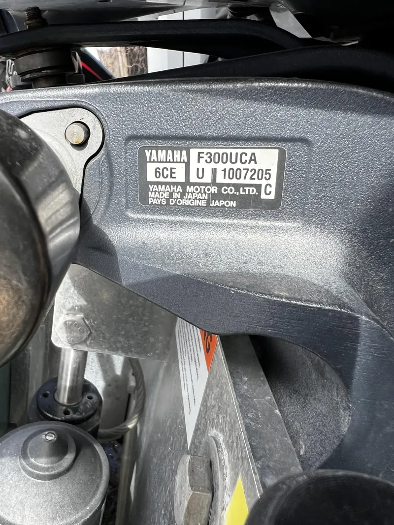 Slide: The Image of Everglades 243 Center Console 2013 - 13