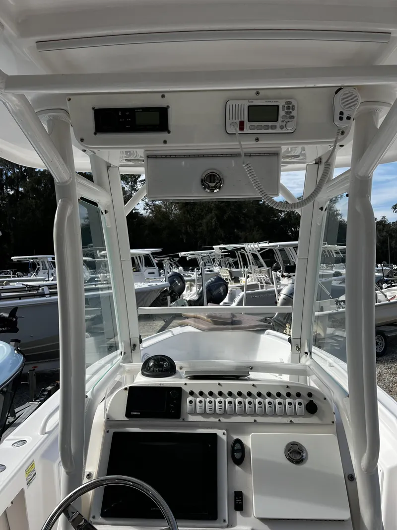 Slide: The Image of Everglades 243 Center Console 2013 - 4