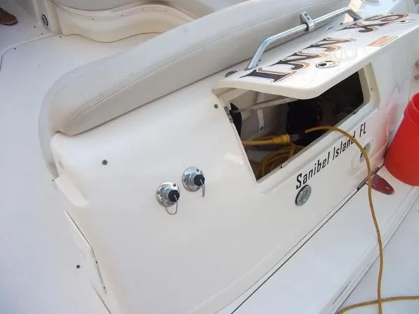 Slide: The Image of Sea Ray "320" Sundancer 2002 - 11