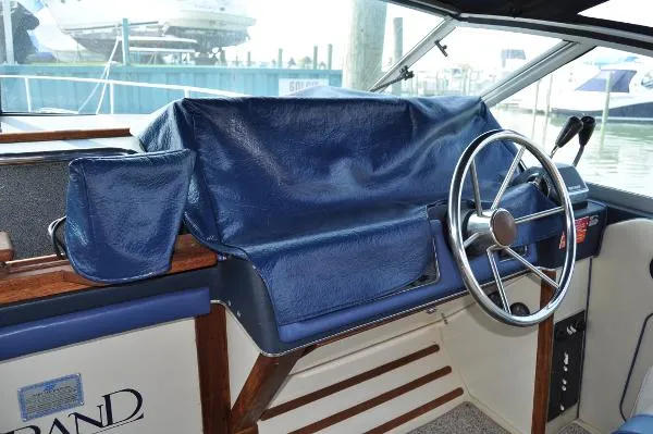 Slide: The Image of Sea Ray 300 Sundancer 1988 - 5
