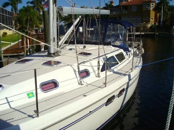 Slide: The Image of Catalina 387 Wing Keel 2009 - 8