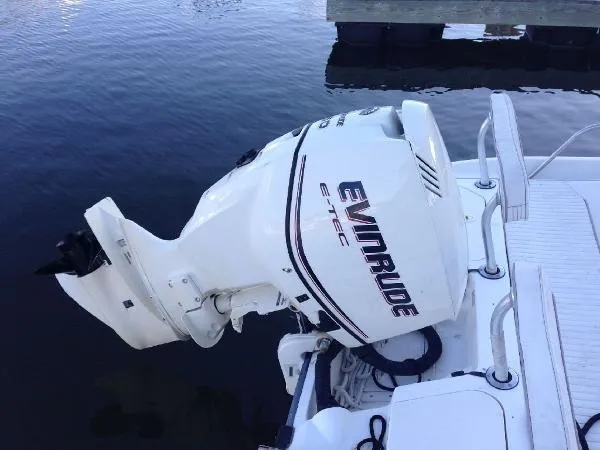 Slide: The Image of Boston Whaler Dauntless 18 (new power) 1998 - 3