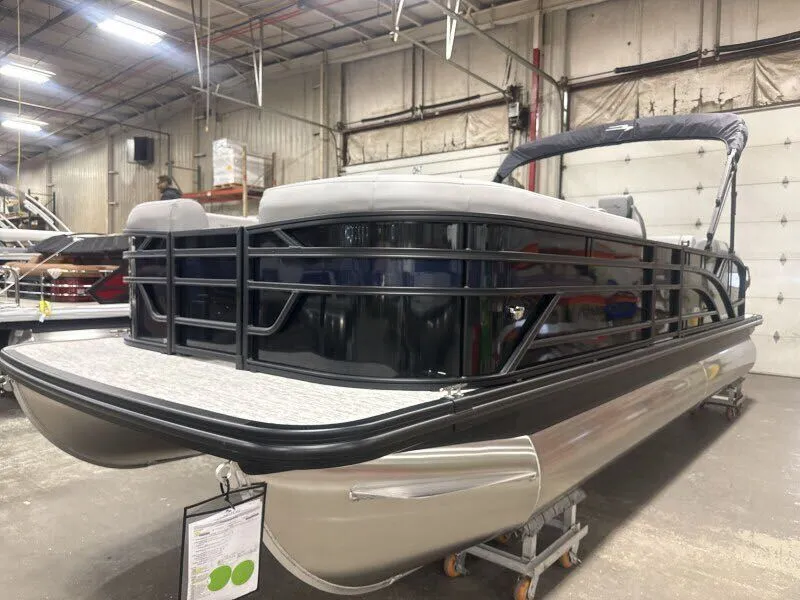 Slide: The Image of Bennington 23 S Swingback 2026 - 8