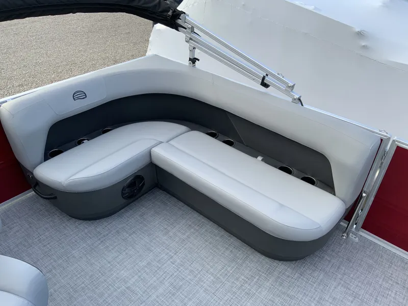 Slide: The Image of Sun Tracker Party Barge 16 DLX 2026 - 14