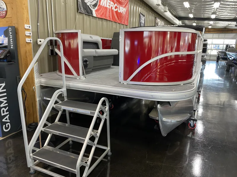 Slide: The Image of Sun Tracker Party Barge 16 DLX 2026 - 18