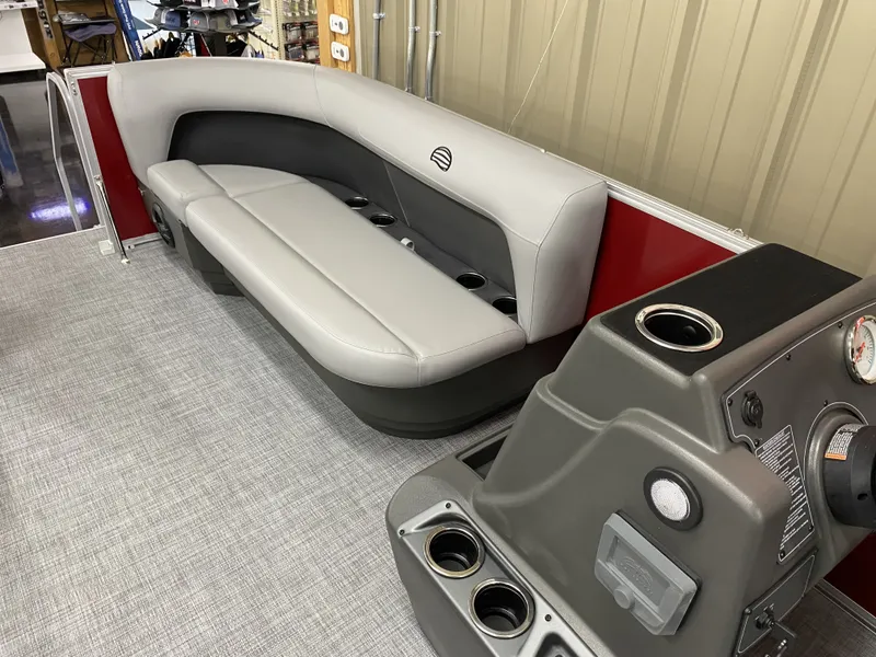 Slide: The Image of Sun Tracker Party Barge 16 DLX 2026 - 22