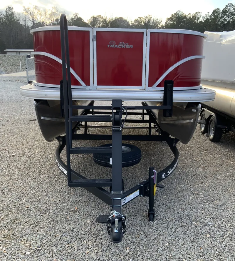 Slide: The Image of Sun Tracker Party Barge 16 DLX 2026 - 25