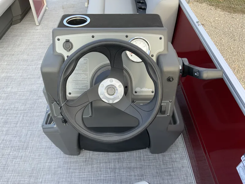 Slide: The Image of Sun Tracker Party Barge 16 DLX 2026 - 28