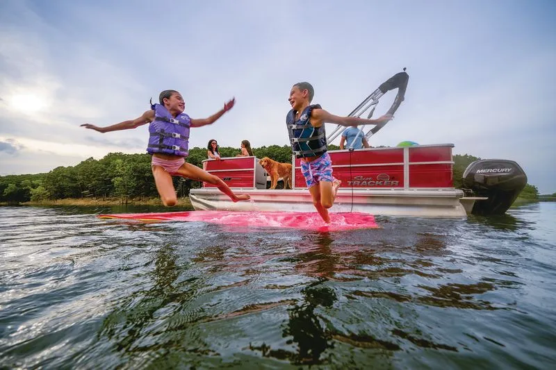 Slide: The Image of Sun Tracker Party Barge 18 DLX 2026 - 4