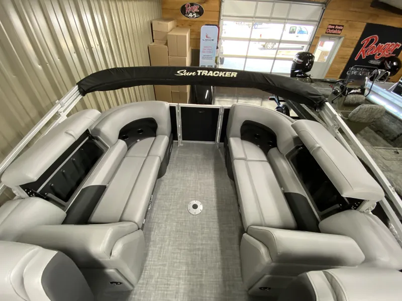 Slide: The Image of Sun Tracker Party Barge 22 RF XP3 2026 - 15