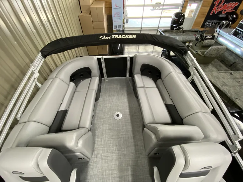 Slide: The Image of Sun Tracker Party Barge 22 RF XP3 2026 - 4