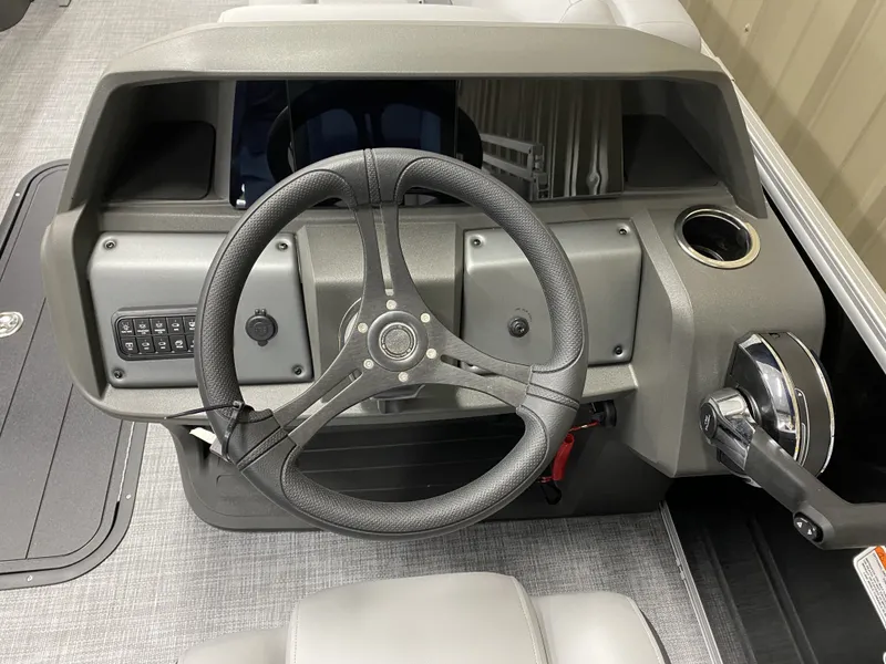 Slide: The Image of Sun Tracker Party Barge 22 RF XP3 2026 - 5