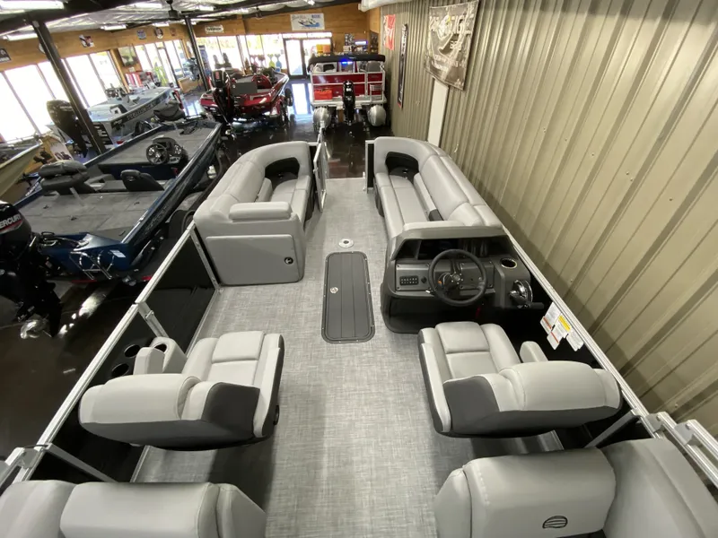 Slide: The Image of Sun Tracker PARTY BARGE XP3 2026 - 12