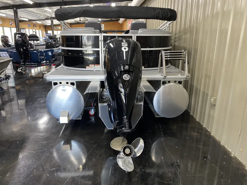 Slide: The Image of Sun Tracker PARTY BARGE XP3 2026 - 17