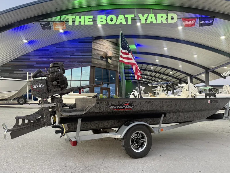 Slide: The Image of Gator-Tail 18x54 Extreme 2023 - 10