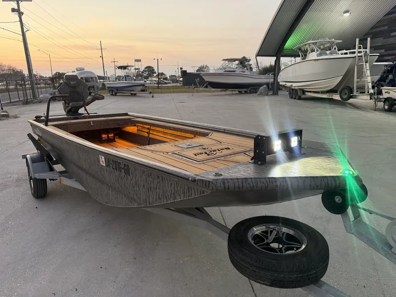 Slide: The Image of Gator-Tail 18x54 Extreme 2023 - 16