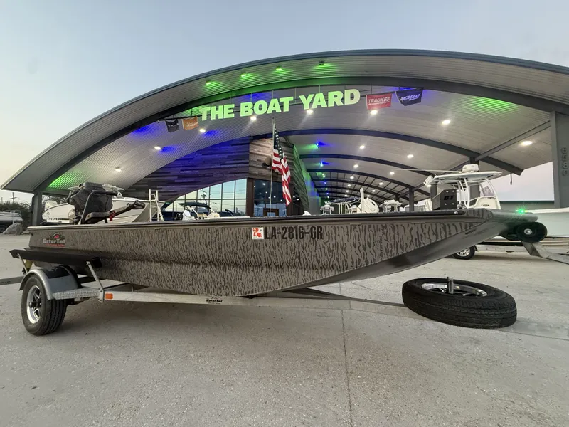 Slide: The Image of Gator-Tail 18x54 Extreme 2023 - 8