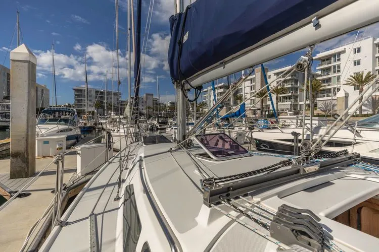 Slide: The Image of 2004 Catalina 320 - Image 13 - 13