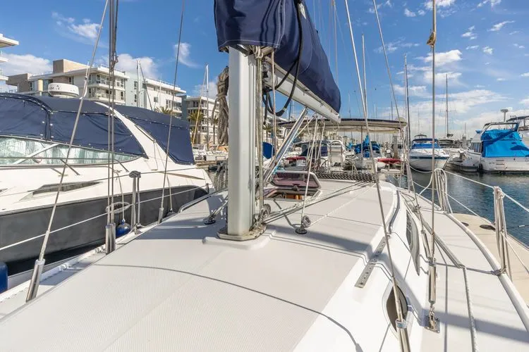 Slide: The Image of 2004 Catalina 320 - Image 14 - 14