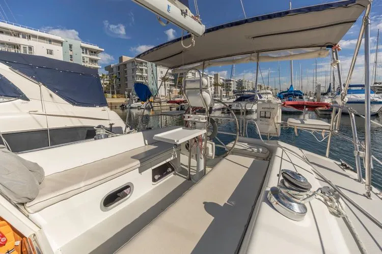 Slide: The Image of 2004 Catalina 320 - Image 19 - 19