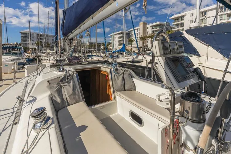 Slide: The Image of 2004 Catalina 320 - Image 22 - 22