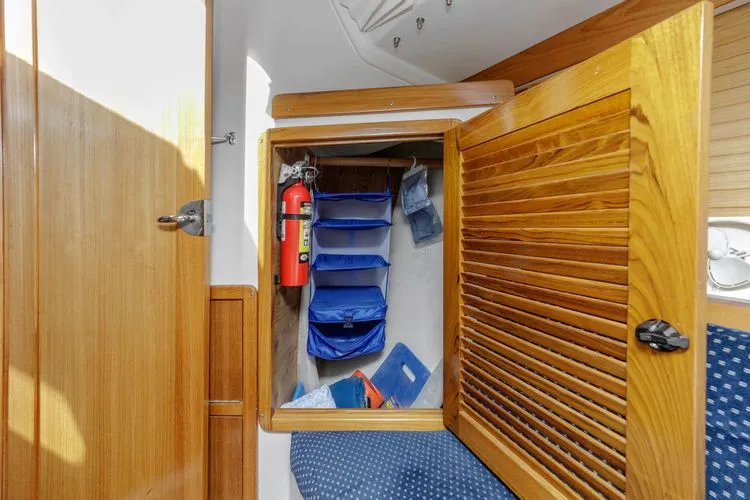 Slide: The Image of 2004 Catalina 320 - Image 33 - 33