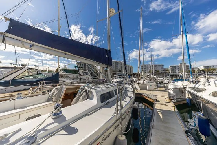 Slide: The Image of 2004 Catalina 320 - Image 4 - 4