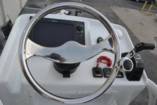Slide: The Image of Yellowfin Center Console 2012 - 10