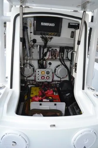 Slide: The Image of Yellowfin Center Console 2012 - 8