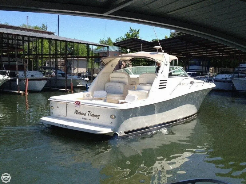 Slide: The Image of Sea Ray 33 Express Cruiser 1997 - 1