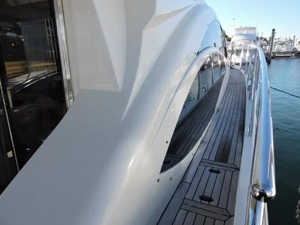 Slide: The Image of Azimut 43S 2007 - 11