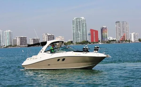 Slide: The Image of Sea Ray Sundancer 2010 - 1