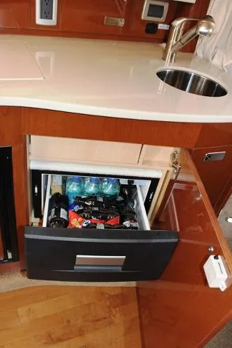Slide: The Image of Sea Ray Sundancer 2010 - 10