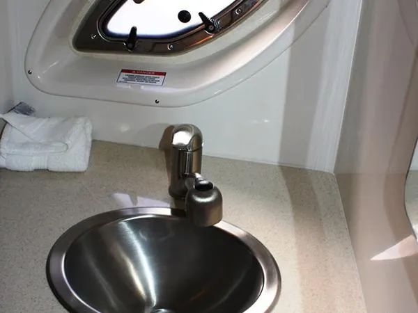 Slide: The Image of Sea Ray Sundancer 2010 - 7