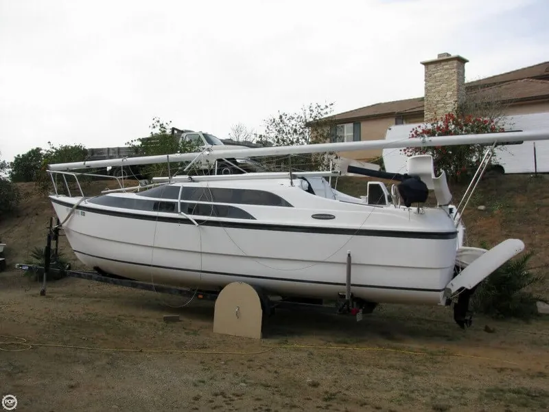 Slide: The Image of Macgregor 26M 2005 - 3