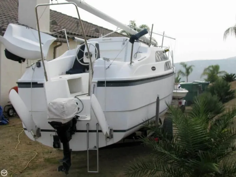 Slide: The Image of Macgregor 26M 2005 - 5
