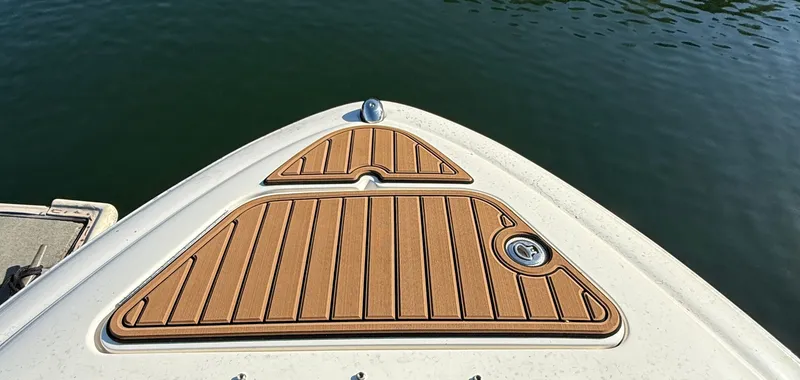 Slide: The Image of Sea Ray 270 SLX 2013 - 13