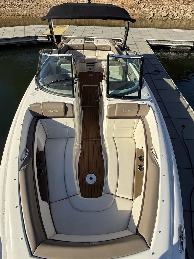 Slide: The Image of Sea Ray 270 SLX 2013 - 15