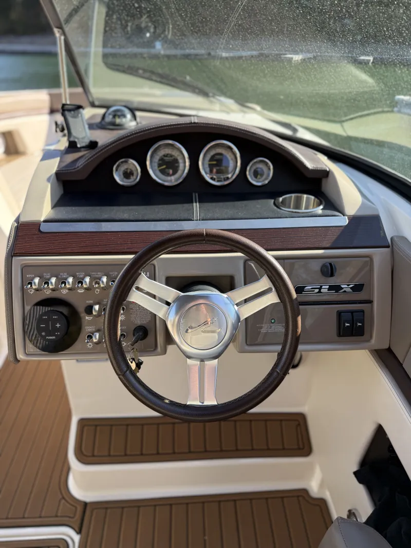 Slide: The Image of Sea Ray 270 SLX 2013 - 17