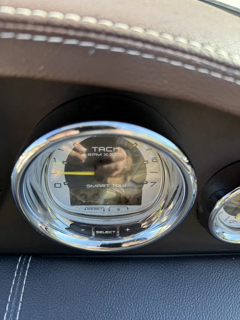 Slide: The Image of Sea Ray 270 SLX 2013 - 18