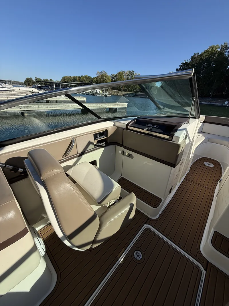 Slide: The Image of Sea Ray 270 SLX 2013 - 20