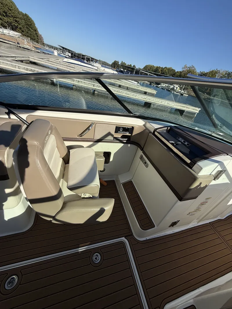 Slide: The Image of Sea Ray 270 SLX 2013 - 21