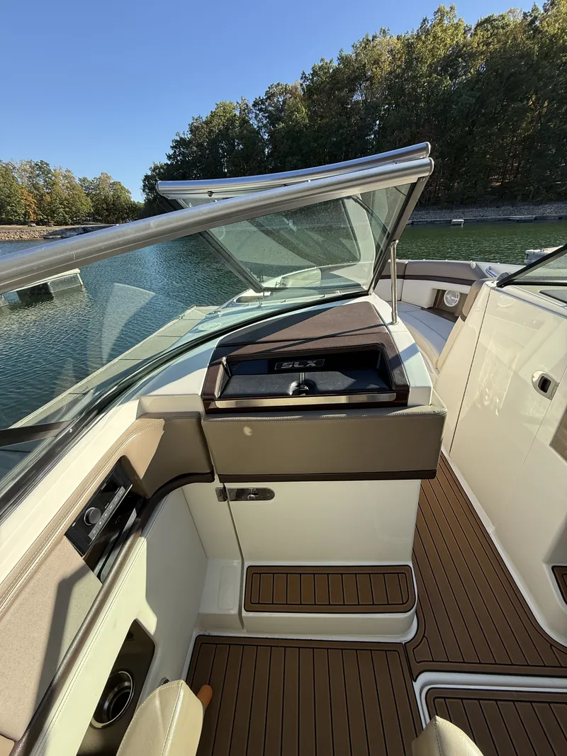 Slide: The Image of Sea Ray 270 SLX 2013 - 22