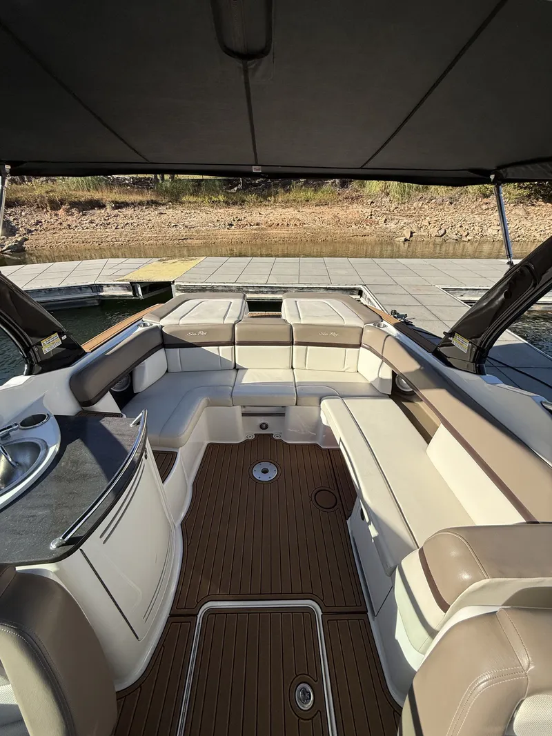 Slide: The Image of Sea Ray 270 SLX 2013 - 28