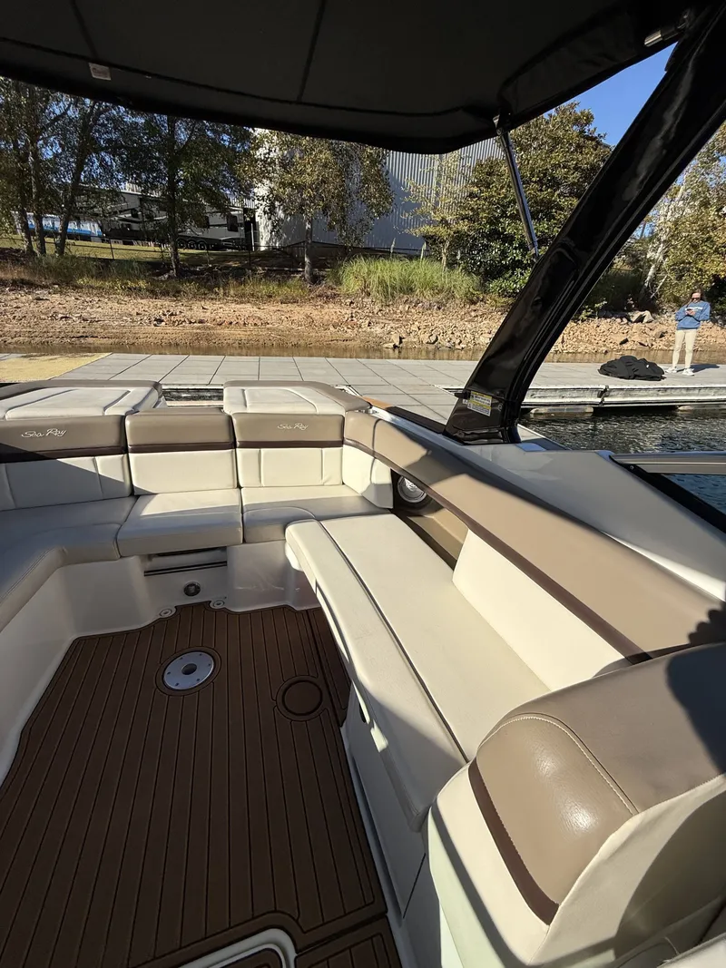 Slide: The Image of Sea Ray 270 SLX 2013 - 30