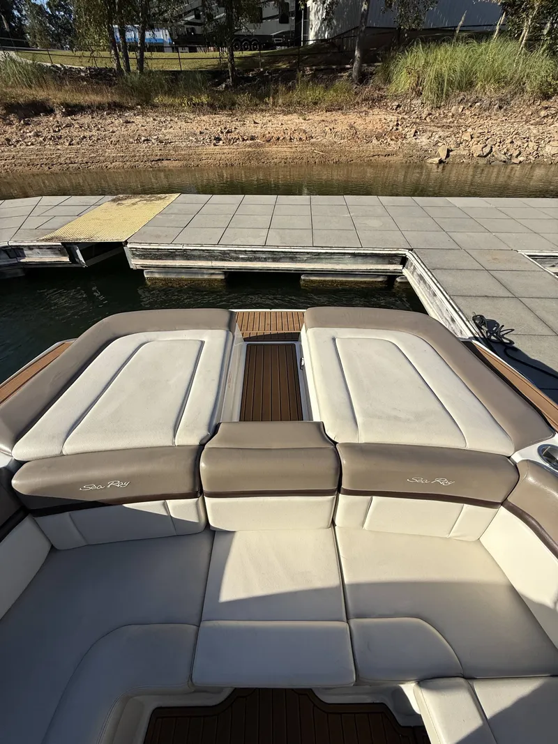 Slide: The Image of Sea Ray 270 SLX 2013 - 31