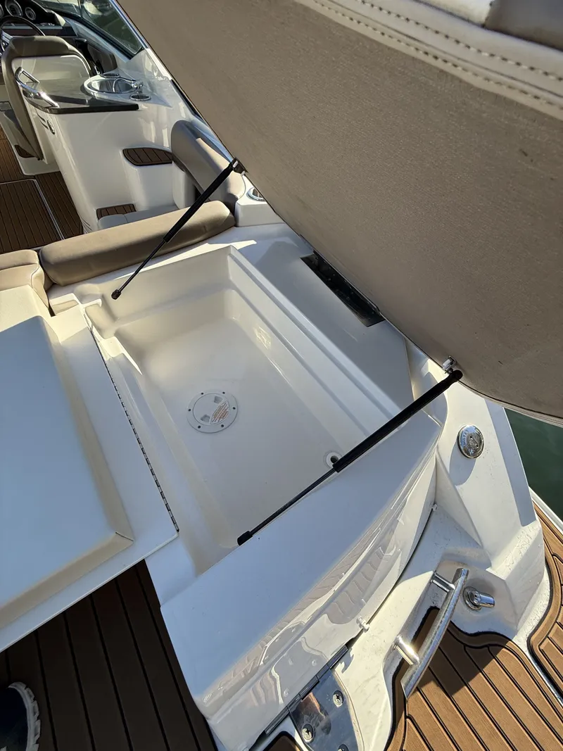 Slide: The Image of Sea Ray 270 SLX 2013 - 35