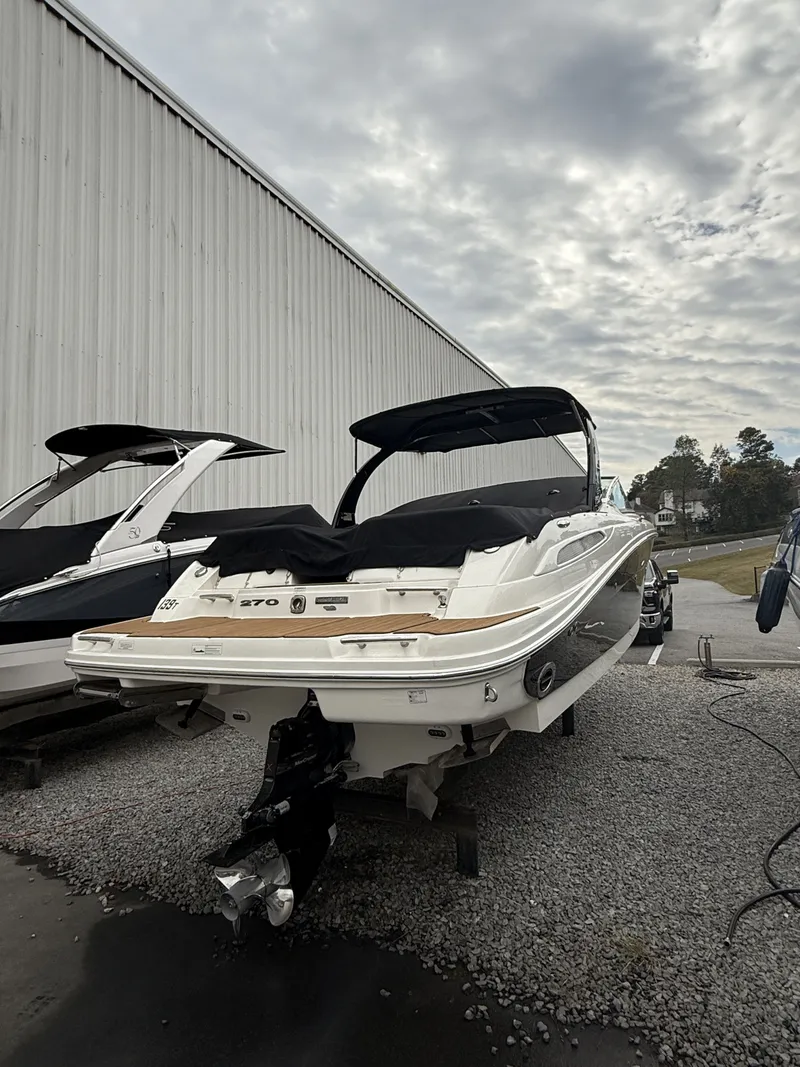 Slide: The Image of Sea Ray 270 SLX 2013 - 9