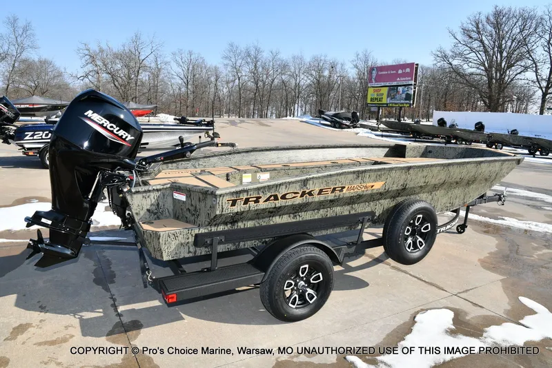 Slide: The Image of Tracker Grizzly 1756 T Marsh w/60HP Tiller 2026 - 21